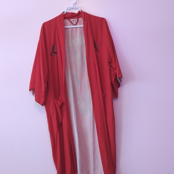 Vintage 100% Silk Robe Red Embroidered Dragons Made in Japan - Picture 2 of 9